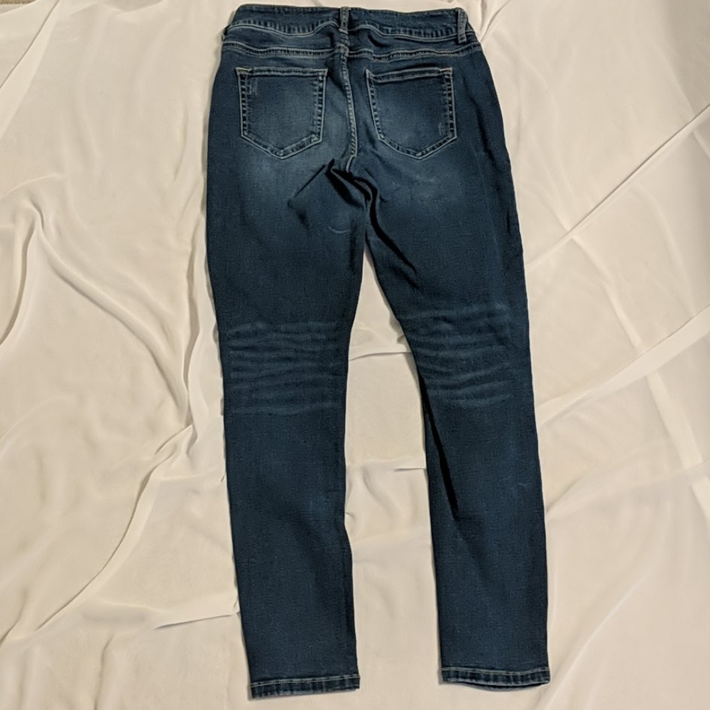 Riped Jeans - Picture 2 of 7